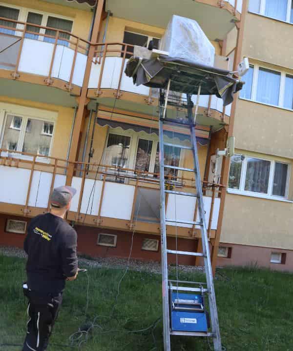 Büroumzug mit Möbellift in München